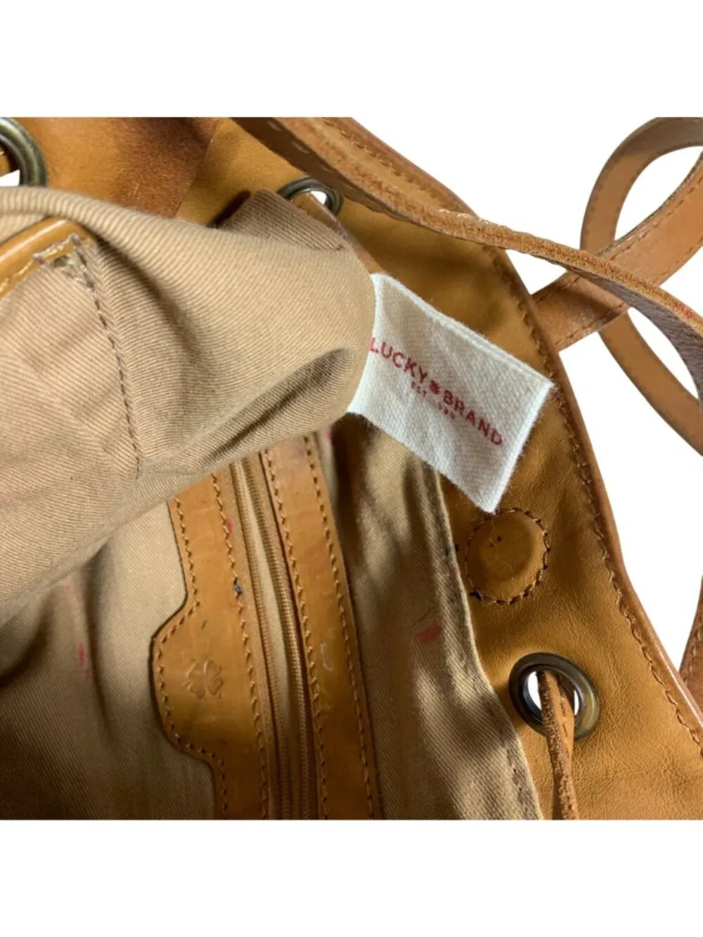 LUCKY BRAND Camel Tan Leather Drawstring Bucket Shoulder Bag Tassel Charm VTG